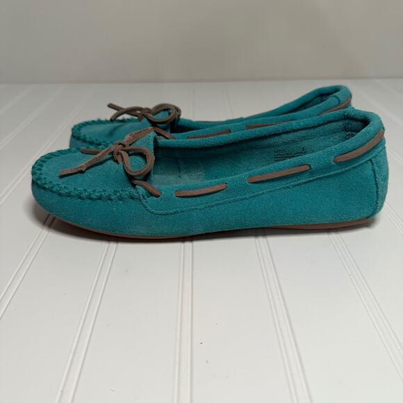 Minnetonka Women’s 8 Moccasins Turquoise Leather Slippers Rubber Sole 69727 - Picture 6 of 8